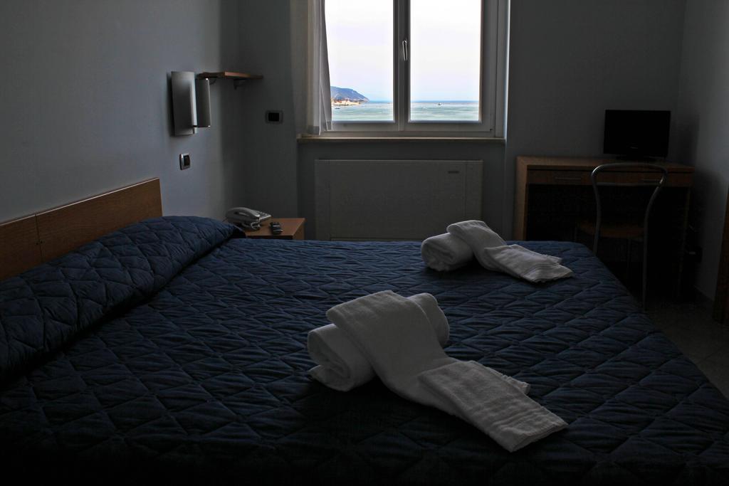 Hh Il Gabbiano Hotel La Spezia Phòng bức ảnh